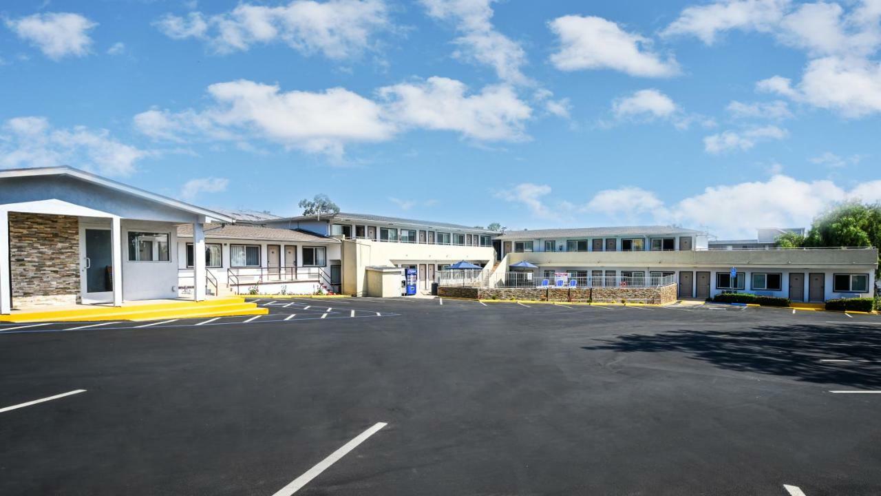 Sea Rock Inn - Long Beach Exterior photo